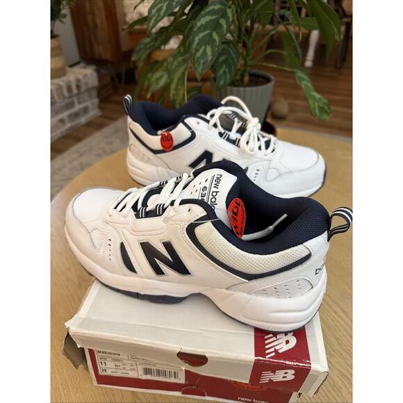 New Balance 636 Mens 11 2E Wide White Navy Training Shoe MX636WN main image 4
